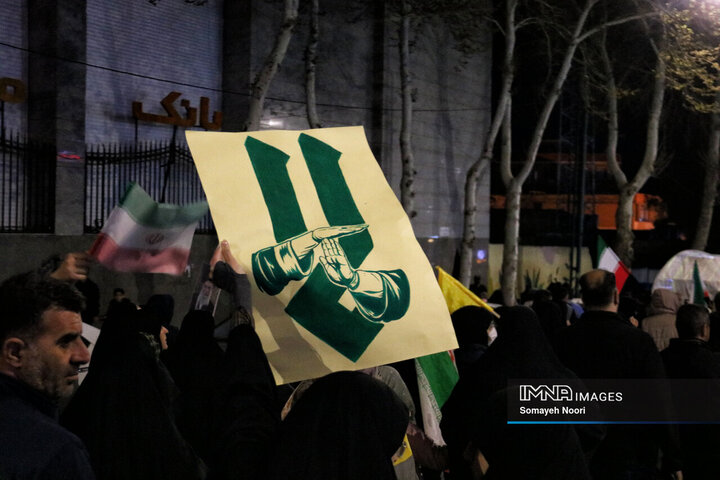 دست‌نوشته‌های کرمانشاه، حرفِ دلِ مردم در فِراق رهبر شهید