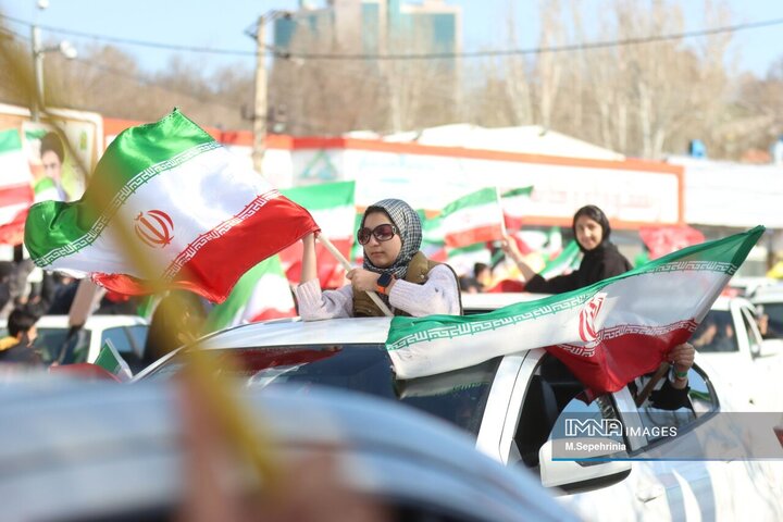 بزگترین کاروان خودرویی اقتدار ملی در تبریز