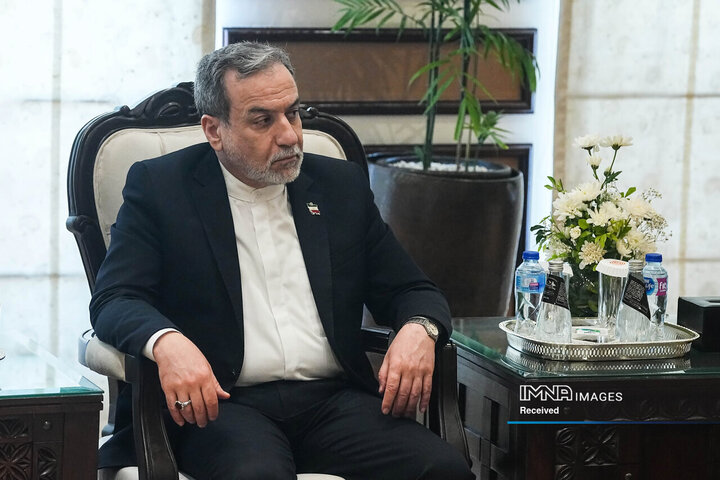 دیدار نخست‌وزیر پاکستان و رئیس هیئت مذاکره‌کننده ایران
