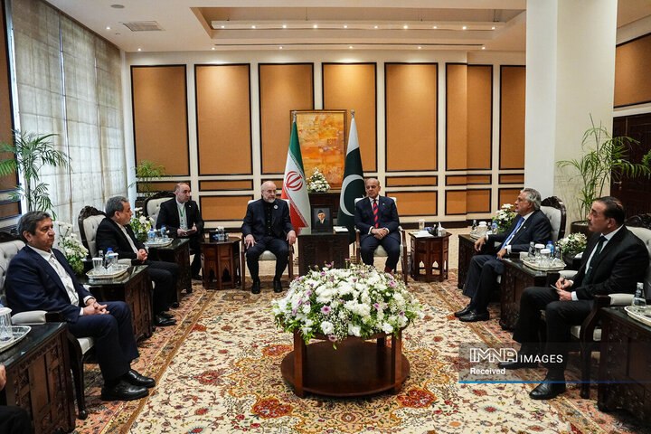 دیدار نخست‌وزیر پاکستان و رئیس هیئت مذاکره‌کننده ایران