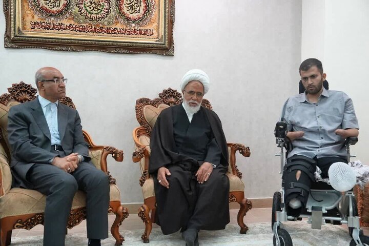 ایستادگی جوان دهه هشتادی کرمانشاهی وجدان‌های بیدار در جهان را تکان داده است