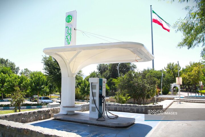 احداث جایگاه شارژ سریع خودروهای برقی در مجموعه شهر رویاها  