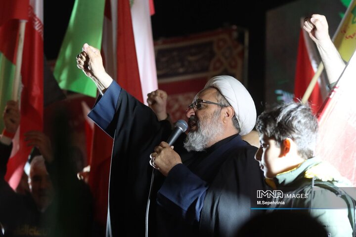 حضور 72 تن از نخبگان فرهنگی و رسانه‌ای ترکیه در اجتماع مردمی حمایت از جمهوری اسلامی ایران در تبریز