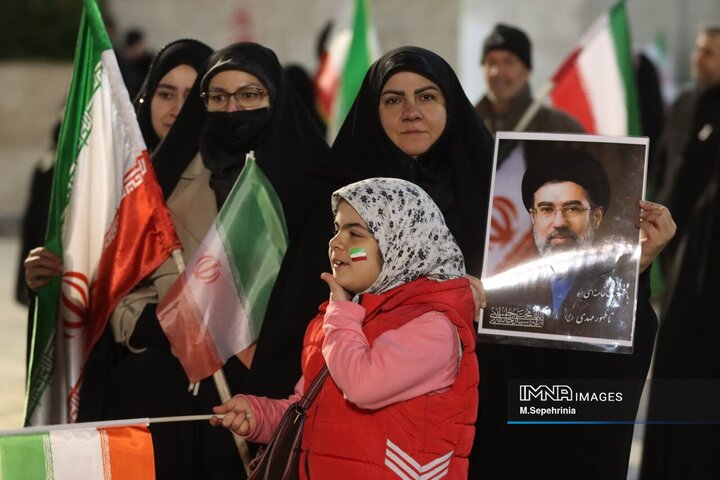 حضور 72 تن از نخبگان فرهنگی و رسانه‌ای ترکیه در اجتماع مردمی حمایت از جمهوری اسلامی ایران در تبریز