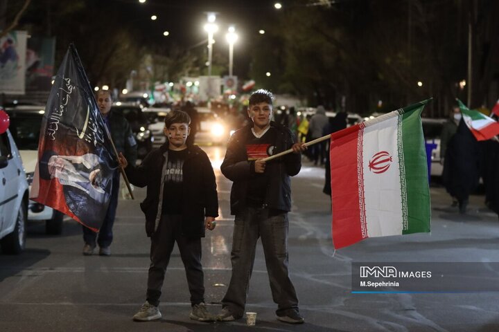 حضور 72 تن از نخبگان فرهنگی و رسانه‌ای ترکیه در اجتماع مردمی حمایت از جمهوری اسلامی ایران در تبریز