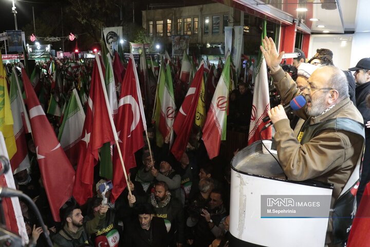 حضور 72 تن از نخبگان فرهنگی و رسانه‌ای ترکیه در اجتماع مردمی حمایت از جمهوری اسلامی ایران در تبریز