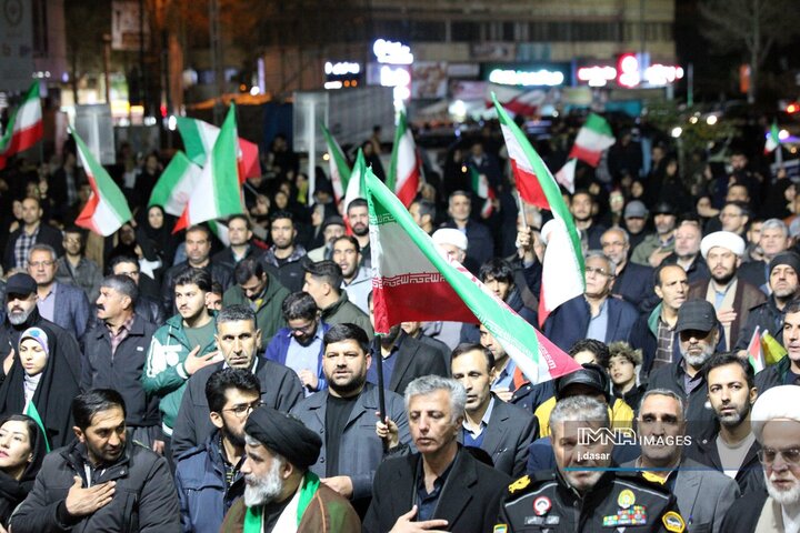فیلم| تجمع‌های شبانه مردم سنندج ادامه دارد