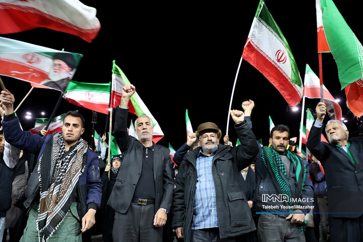 همدان؛ اوج همبستگی در اجتماع ۴۶ با پویش مشت‌های گره‌کرده