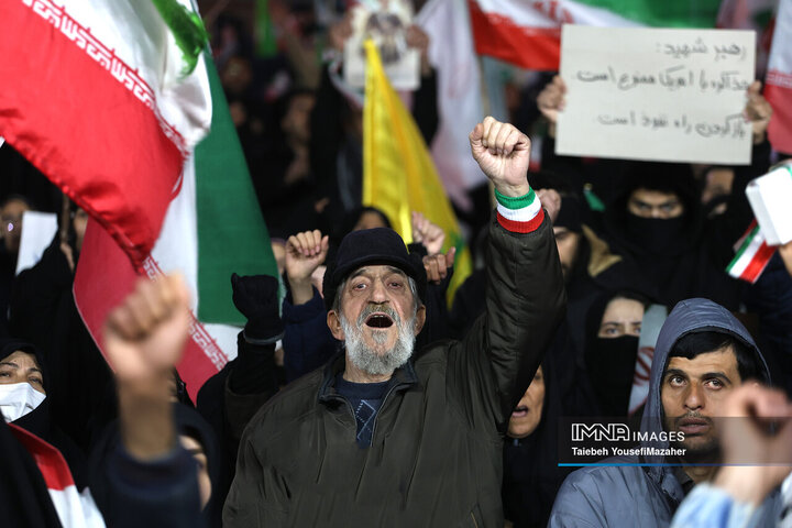 همدان؛ اوج همبستگی در اجتماع ۴۶ با پویش مشت‌های گره‌کرده