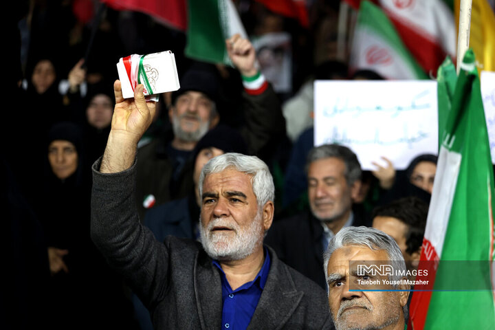 همدان؛ اوج همبستگی در اجتماع ۴۶ با پویش مشت‌های گره‌کرده