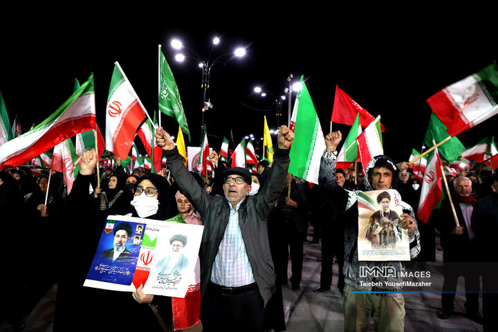 همدان؛ اوج همبستگی در اجتماع ۴۶ با پویش مشت‌های گره‌کرده