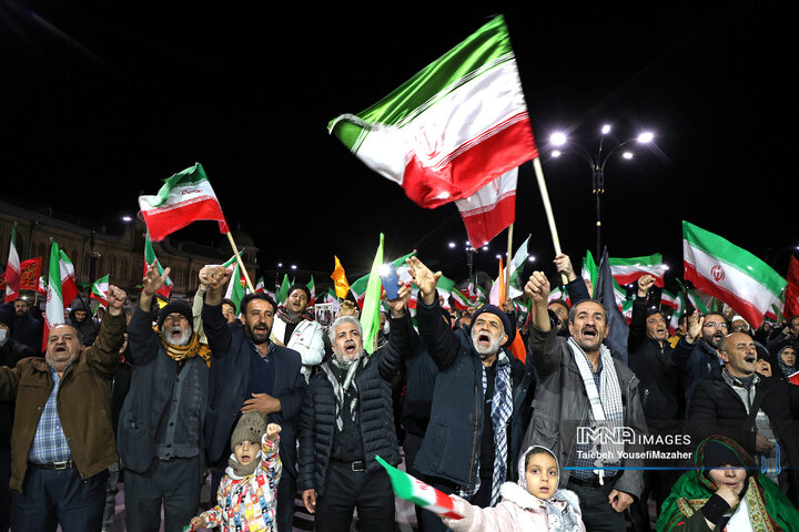 همدان؛ اوج همبستگی در اجتماع ۴۶ با پویش مشت‌های گره‌کرده