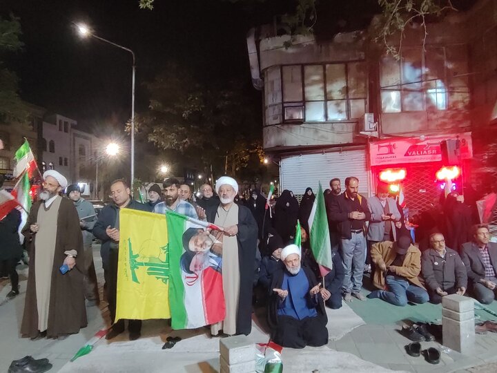 اقامه نماز استغاثه به امام زمان(عج) در خیابان‌ها و میادین مشهد مقدس
