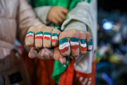 هنرنمایی دختران کوچک اراکی در حماسه حضور میدان شهدا