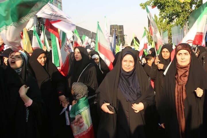 وزیر راه و شهرسازی: بانوان، ستون‌های استوار ایران در همه عرصه‌ها هستند