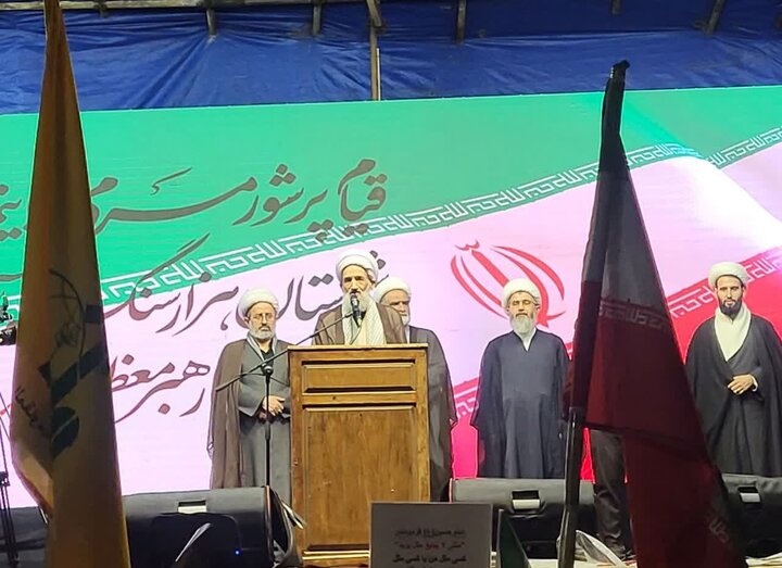 ملت ایران مقابل زور تسلیم نمی‌شود