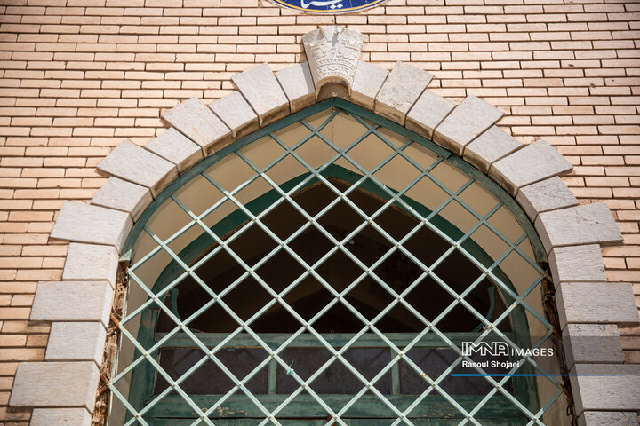 آثار جنگ در مجموعه تخته فولاد