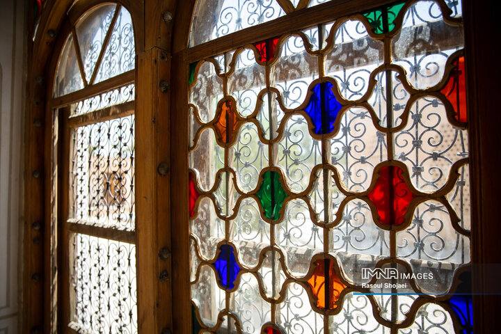آثار جنگ در مجموعه تخته فولاد