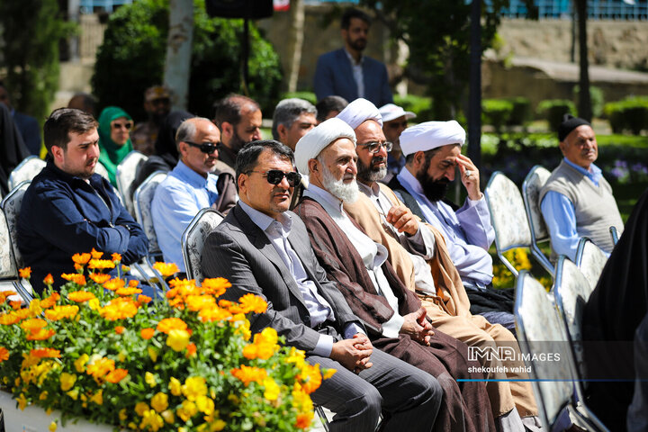 کاشت درخت در اصفهان به یاد شهدای جنگ رمضان