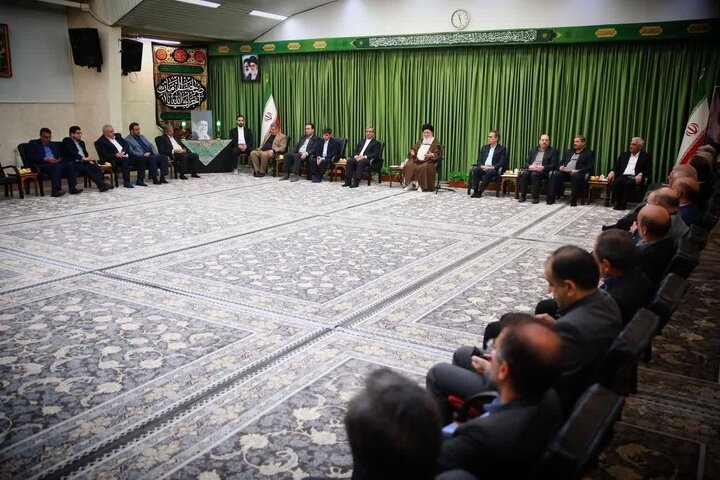 قدردانی آیت‌الله علم‌الهدی از عملکرد دولت در جنگ تحمیلی سوم