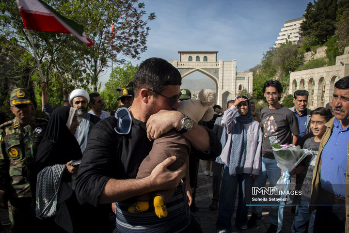 بازگشت ٩ تن از دريادلان ناوچه دنا به شيراز