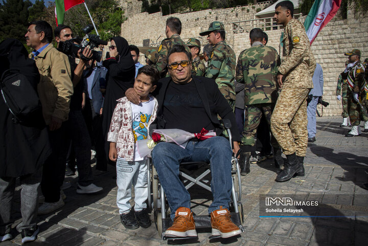بازگشت ٩ تن از دريادلان ناوچه دنا به شيراز