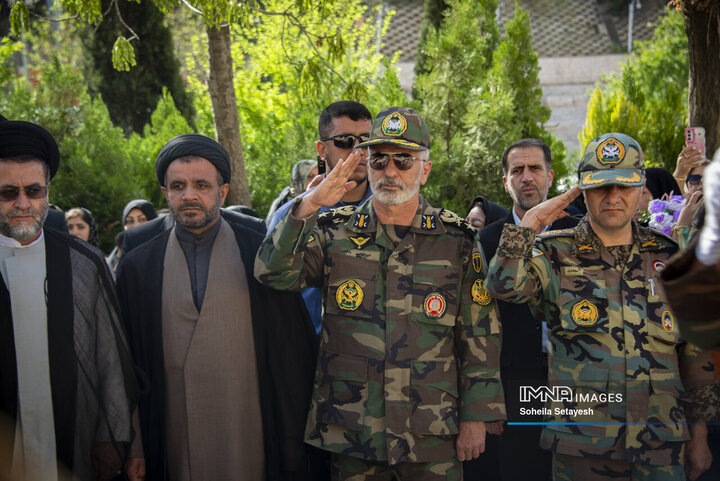 بازگشت ٩ تن از دريادلان ناوچه دنا به شيراز