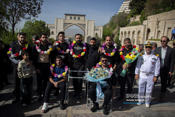 بازگشت ٩ تن از دريادلان ناوچه دنا به شيراز