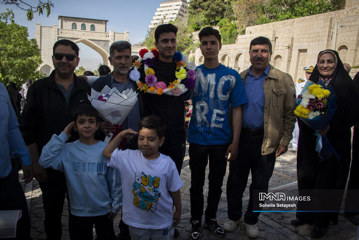 بازگشت ٩ تن از دريادلان ناوچه دنا به شيراز