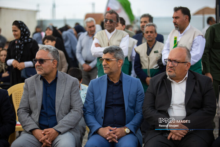 کاشت نهال امید