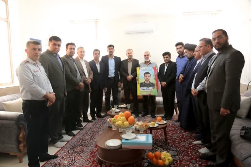 فرزندان شهدا به پدران قهرمان خود افتخار کنند