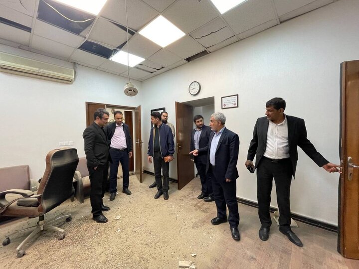 بازدید معاون راهبردی و امور مجلس رئیس‌جمهور از ساختمان‌های آسیب‌دیده از جنگ
