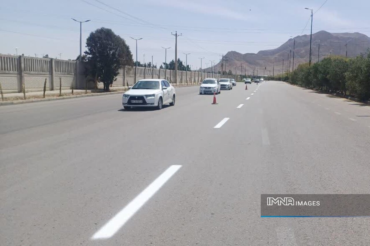 خطکشی طولی و ایمنسازی بلوار رضوان اصفهان برای دسترسی ایمن به باغ ارغوان و کمپ تندرسی