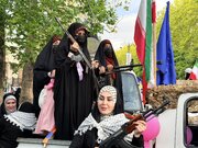 فیلم| جلوه‌گری اقتدار دختران شیراز در اجتماع بزرگ دهه کرامت