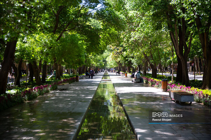 رد پای بهشت در چهارباغ بهاری