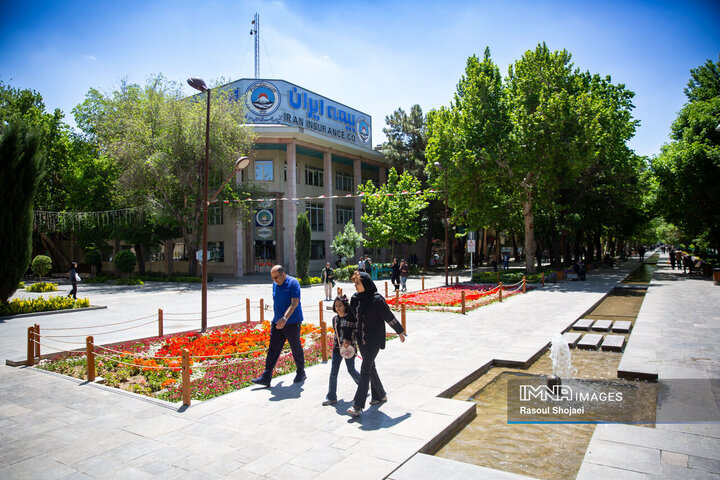 رد پای بهشت در چهارباغ بهاری