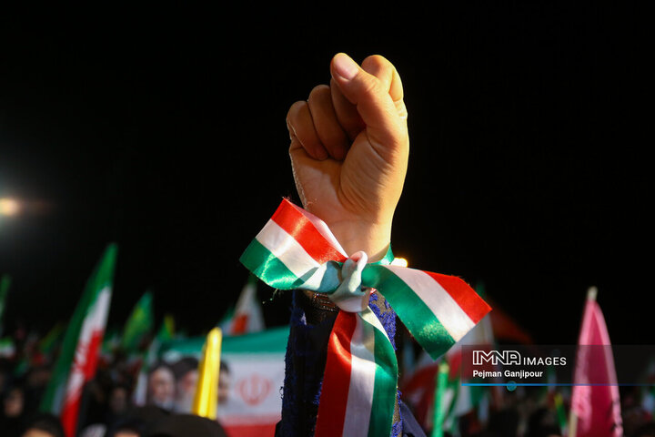 پنجاه‌و‌سومین شب حماسه حضور اصفهانی‌ها در خیابان‌ها