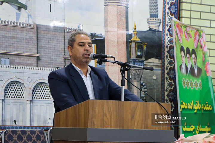 تجلیل از خانواده شهدای جنگ تحمیلی سوم