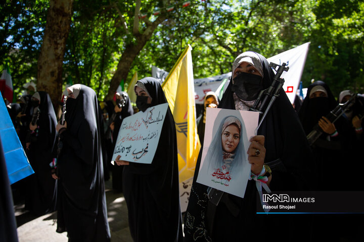 گردهمایی نمایش اقتدار و هم آوایی بانوان نصف جهان