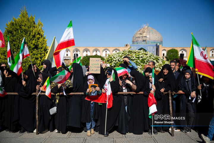 گردهمایی نمایش اقتدار و هم آوایی بانوان نصف جهان