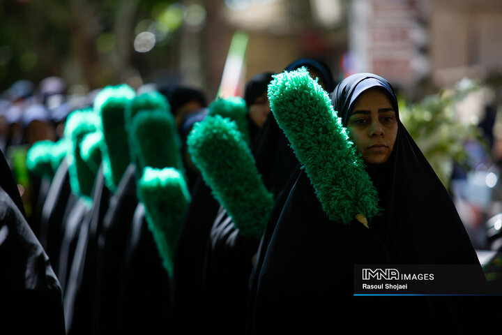 گردهمایی نمایش اقتدار و هم آوایی بانوان نصف جهان