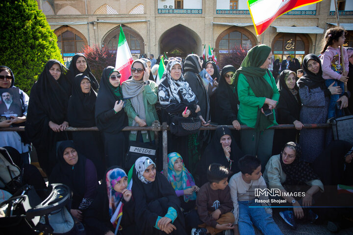 گردهمایی نمایش اقتدار و هم آوایی بانوان نصف جهان