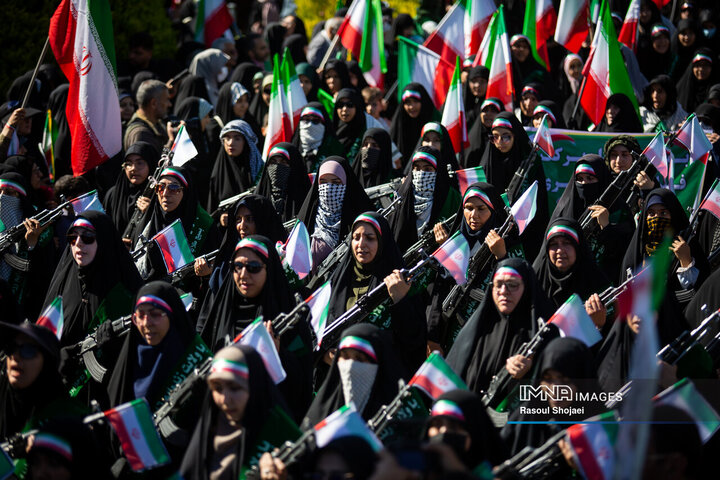 گردهمایی نمایش اقتدار و هم آوایی بانوان نصف جهان