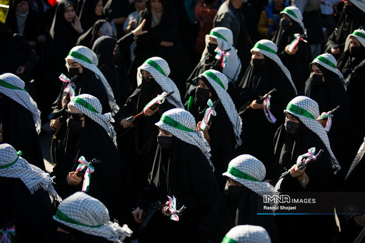 گردهمایی نمایش اقتدار و هم آوایی بانوان نصف جهان