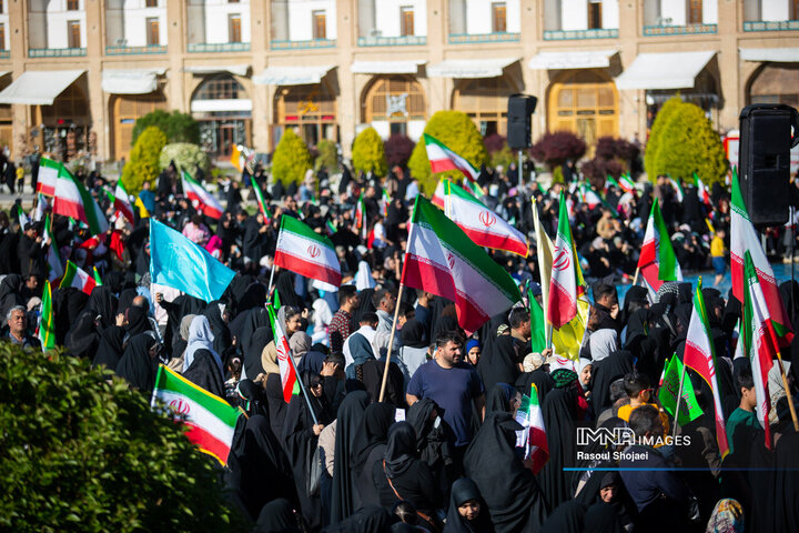 گردهمایی نمایش اقتدار و هم آوایی بانوان نصف جهان