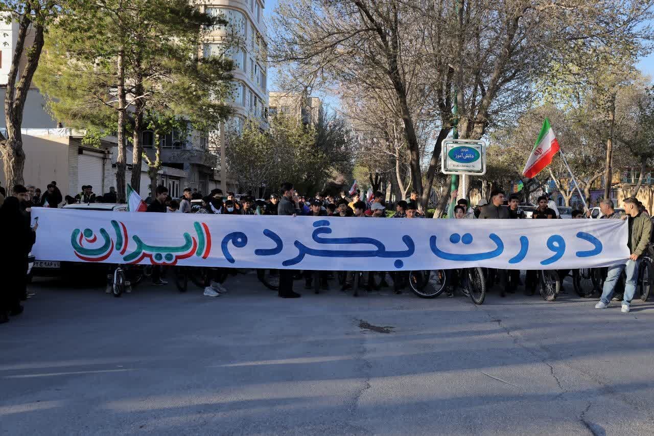 رونمایی از نخستین اتوبوس گردشگری در شهرکرد