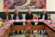 هدیه دانش آموزان میمندی به خانواده شهدای میناب