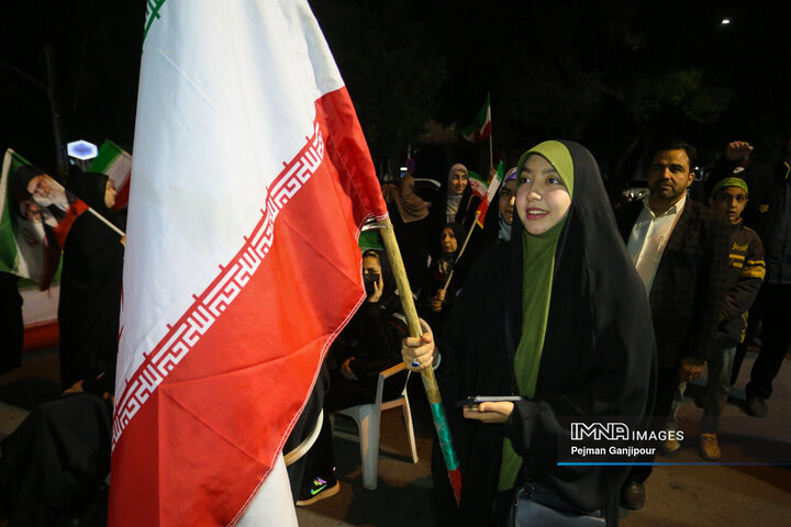 پنجاه‌وچهارمین شب حماسه حضور اصفهانی‌ها در خیابان‌ها