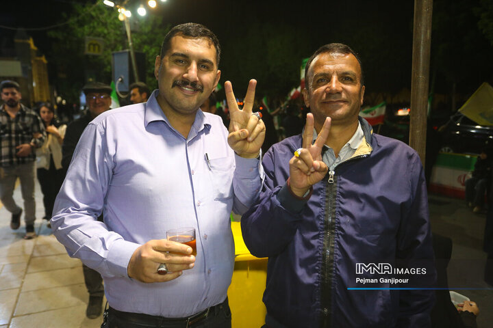 پنجاه‌وچهارمین شب حماسه حضور اصفهانی‌ها در خیابان‌ها