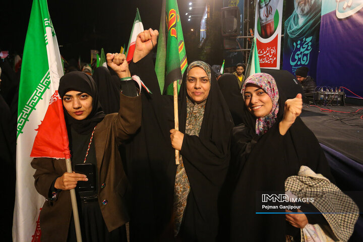 پنجاه‌وچهارمین شب حماسه حضور اصفهانی‌ها در خیابان‌ها